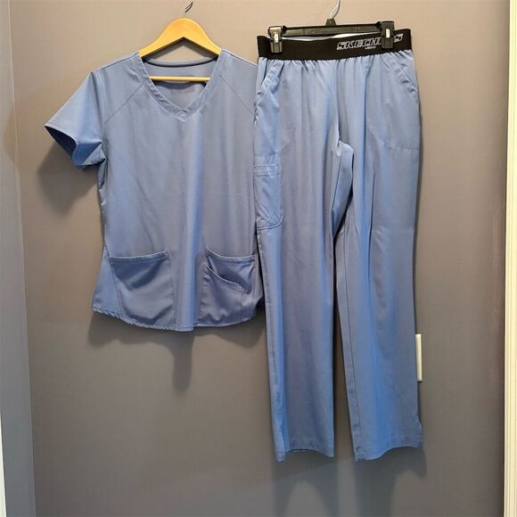Skechers Women's Scrub Set Light Blue 2-Piece Top & Pants Size M - Picture 1 of 11